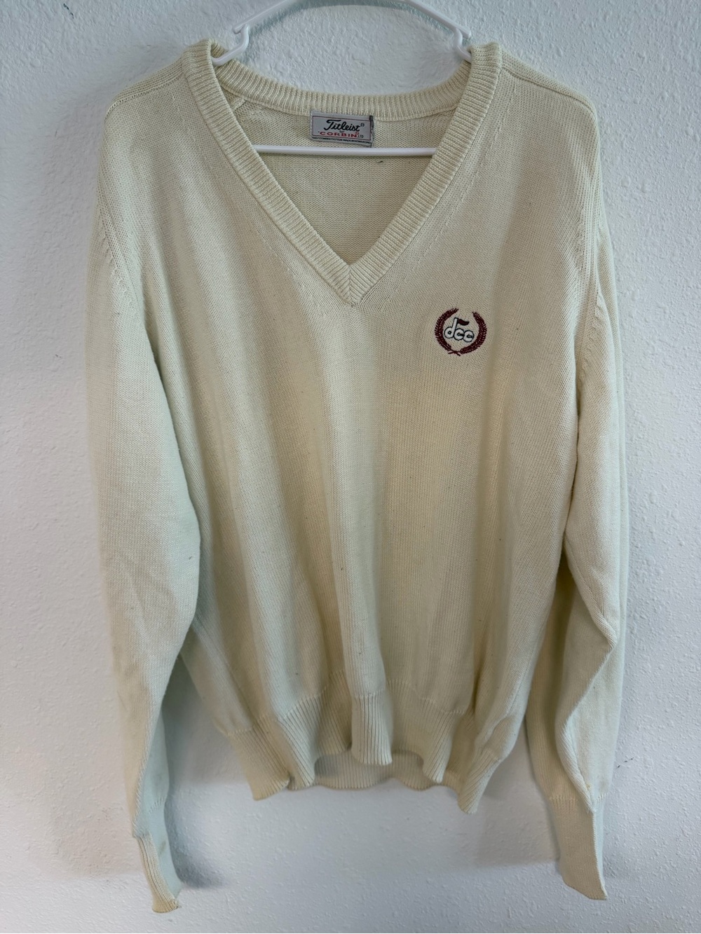 VINTAGE Titleist Cream V-Neck Sweater with Embroidered Logo